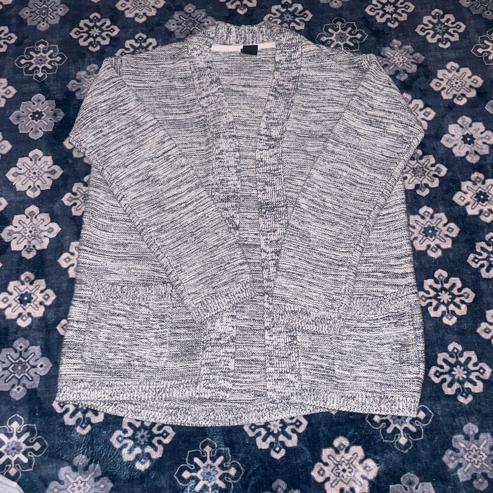 Women's Gray Knit cardigan